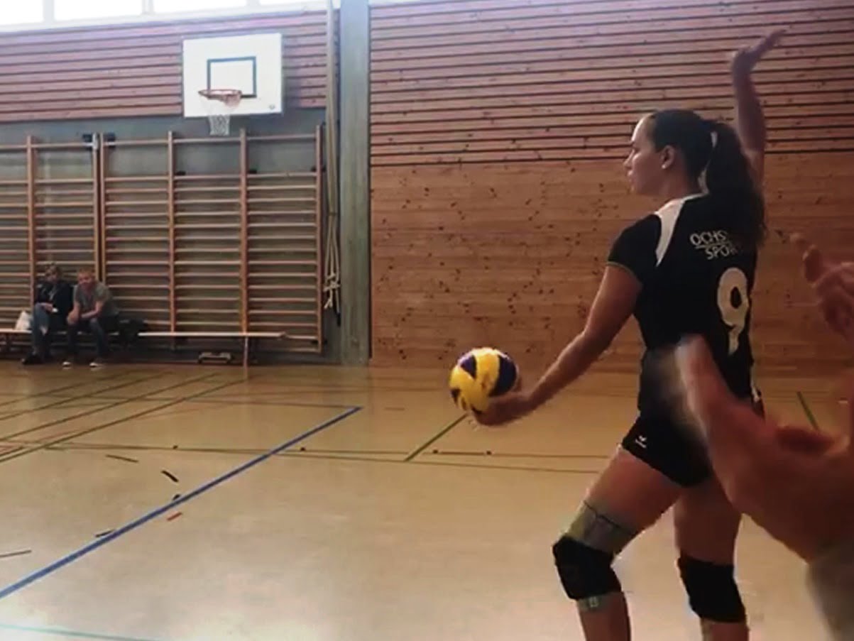 Damen 1 siegt erneut und erreicht dritte Runde im Cup