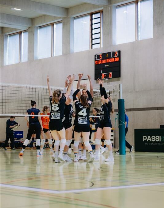 Damen 1: Souveräner 3:0-Sieg trotz Höhen und Tiefen